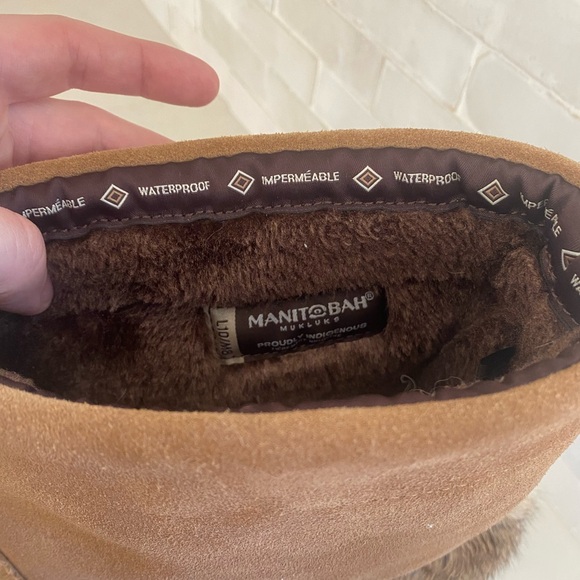 NEW Manitobah Snowy Owl size 10 women boots (waterproof) - Picture 4 of 5